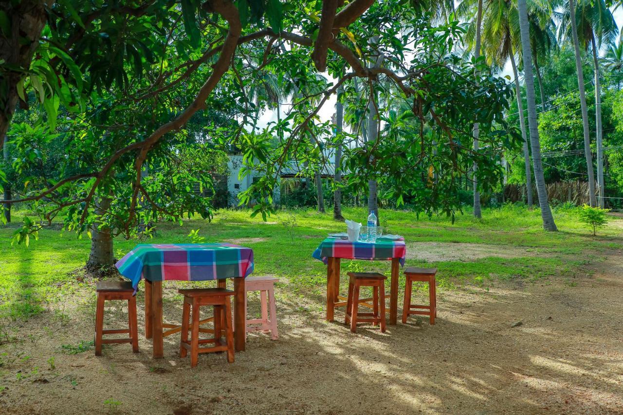 Elena Garden Resort And Restaurant Trincomalee Bagian luar foto