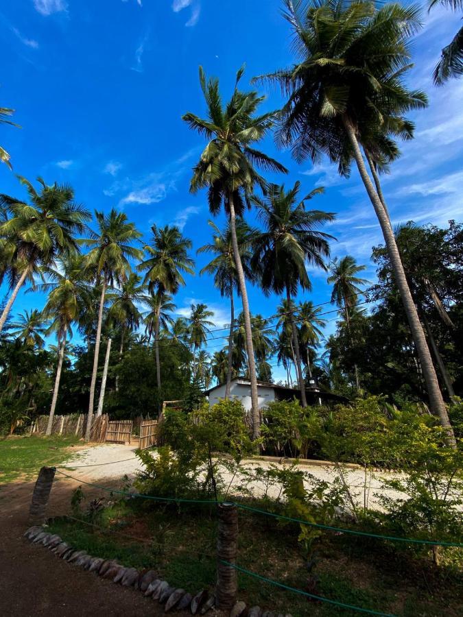 Elena Garden Resort And Restaurant Trincomalee Bagian luar foto